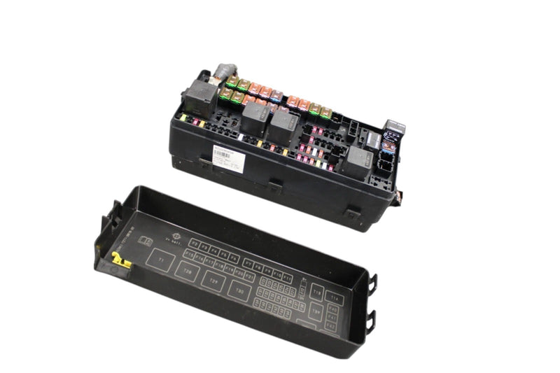 Load image into Gallery viewer, 14-17 Maserati Ghibli Power Distribution Fuse Relay Junction Box 670008649 Oem