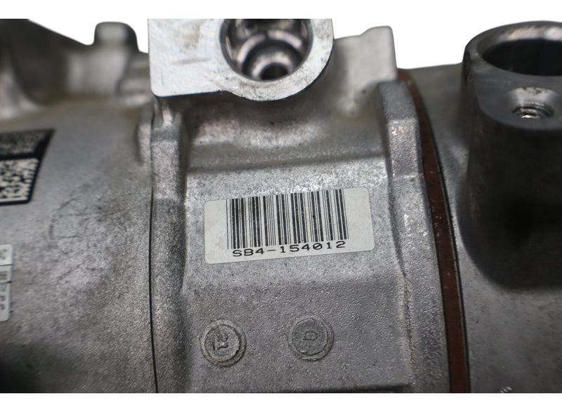 Load image into Gallery viewer, 17-19 Alfa Romeo Giulia 2.0L A/c Ac Air Conditioning Compressor & Clutch Oem