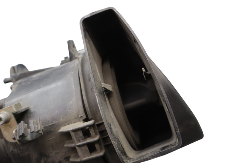Load image into Gallery viewer, 14-17 Maserati Ghibli Right Side Engine Air Intake Filter Black 70552746 Oem