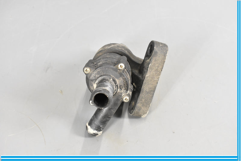 Load image into Gallery viewer, 04-09 Jaguar X350 XJ8 Supercharged HVAC Ac Air Conditioner Heater Water Pump Oem