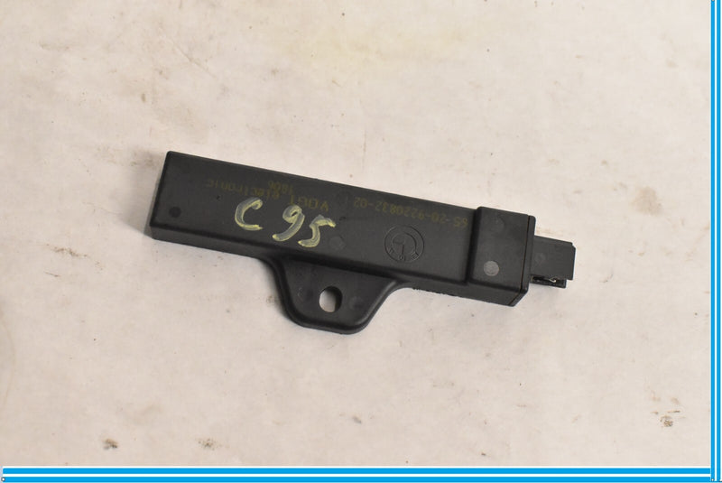 Load image into Gallery viewer, 09-19 BMW 750i 750Li F01 F02 F07 F10 Keyless Entry Antenna 65209220832 Oem