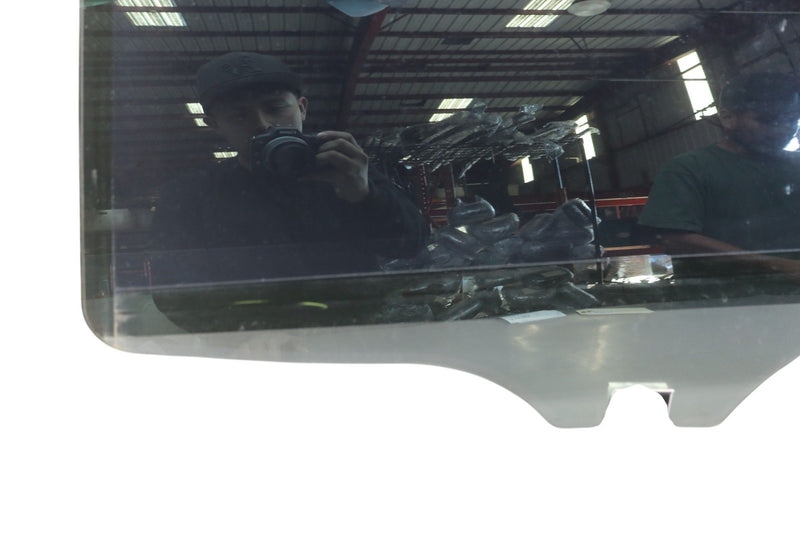 Load image into Gallery viewer, 07–13 Mercedes S550 CL550 Rear Left Driver Side Door Window Glass Oem