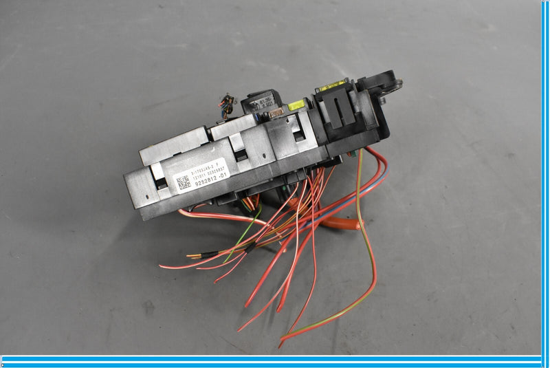 Load image into Gallery viewer, 12-18 BMW F12 F13 640i 650i Fuse Relay Box Junction Block 925281201 Oem