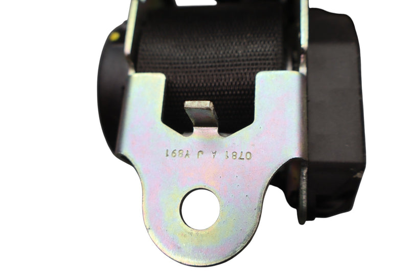 Load image into Gallery viewer, 14-17 Maserati Ghibli Rear Center Seatbelt Seat Belt Retractor Assembly Oem