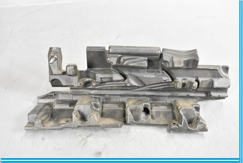 Load image into Gallery viewer, 11-20 Mercedes W218 CLS550 SL550 Right Passenger Side Air Cleaner Insulator Oem