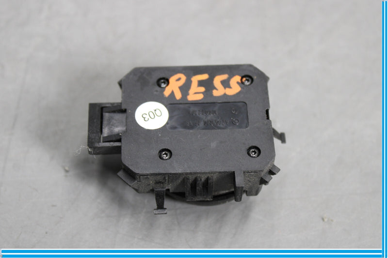 Load image into Gallery viewer, 06-13 Mercedes GL550 GL450 Front Right Passenger Side Seat Lumbar Switch Oem