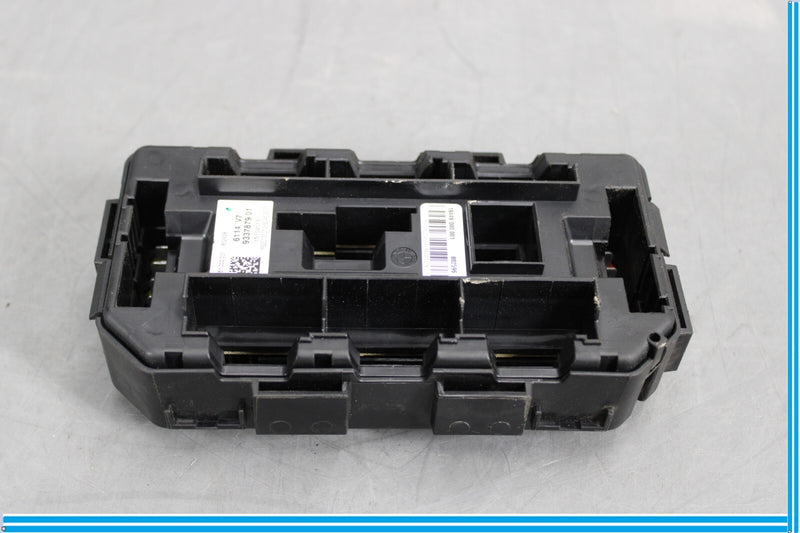 Load image into Gallery viewer, 12-16 BMW F30 328i 335i Front Fuse Relay Box Module Oem