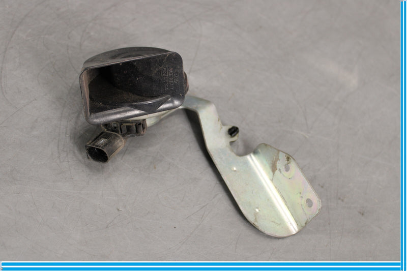 Load image into Gallery viewer, 10-16 Mercedes E350 Coupe Right Side High Tone Pitch Horn Signal W/ Bracket Oem