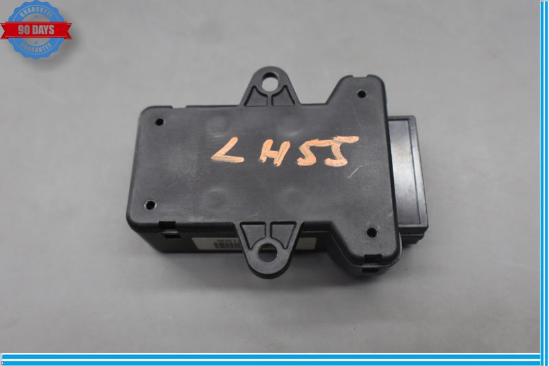 Load image into Gallery viewer, 15-19 Hyundai Genesis Front Left Side Seat Heater Control Unit Oem
