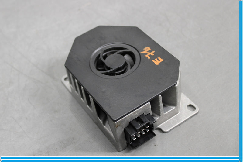 Load image into Gallery viewer, 09-11 Mercedes E350 CLS550 W212 Harman Becker Sub Subwoofer Amp Amplifier Oem