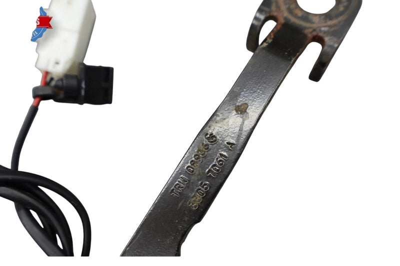 Load image into Gallery viewer, 03-13 Maserati Quattroporte M139 Front Left Driver Side Seat Belt Buckle Oem