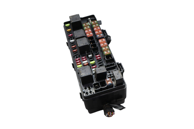 Load image into Gallery viewer, 14-24 Maserati Ghibli Power Distribution Fuse Relay Box Block 7154763030 Oem