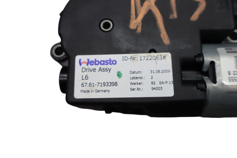 Load image into Gallery viewer, 09-19 BMW 750Li 750Li xDrive Panoramic Sun Roof Sunroof Motor Assembly Oem