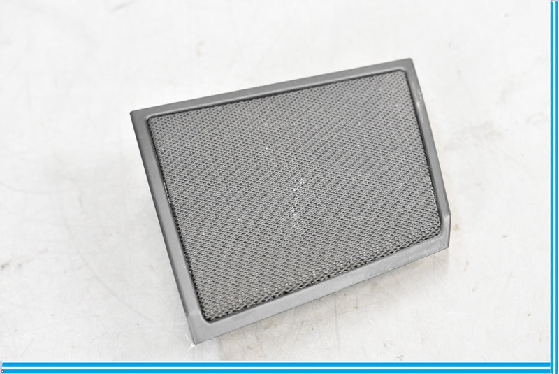 Load image into Gallery viewer, 14-20 Maserati Quattroporte Right Passenger Front Dash Speaker Cover Oem