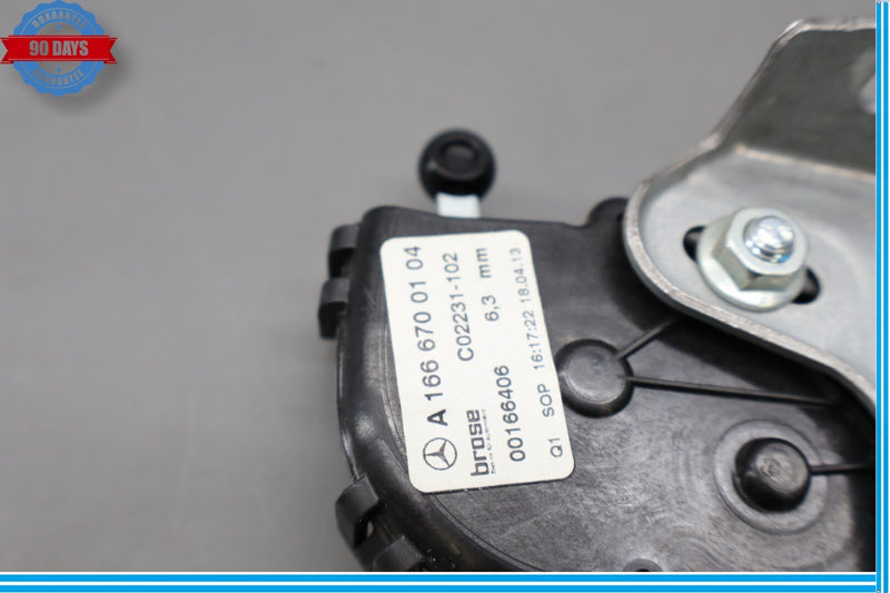 Load image into Gallery viewer, 13-16 Mercedes X166 GL450 GL550 Rear Right Quarter Window Regulator Motor Oem