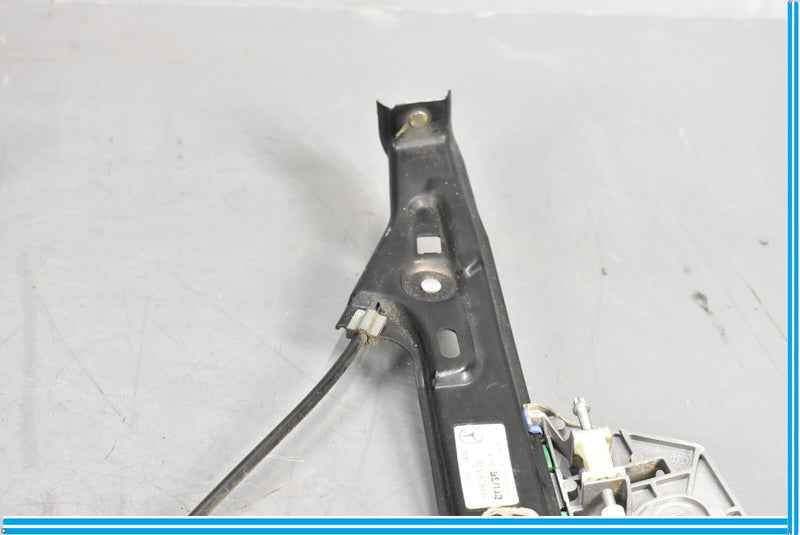 Load image into Gallery viewer, 06-11 Mercedes CLS550 W219 Rear Right Side Door Window Regulator w/o Motor Oem