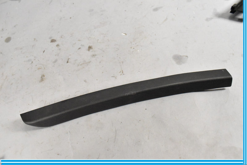 Load image into Gallery viewer, 09-15 BMW 750i 750Li F02 F01 Rear Right Door Window Molding Trim Cover Oem