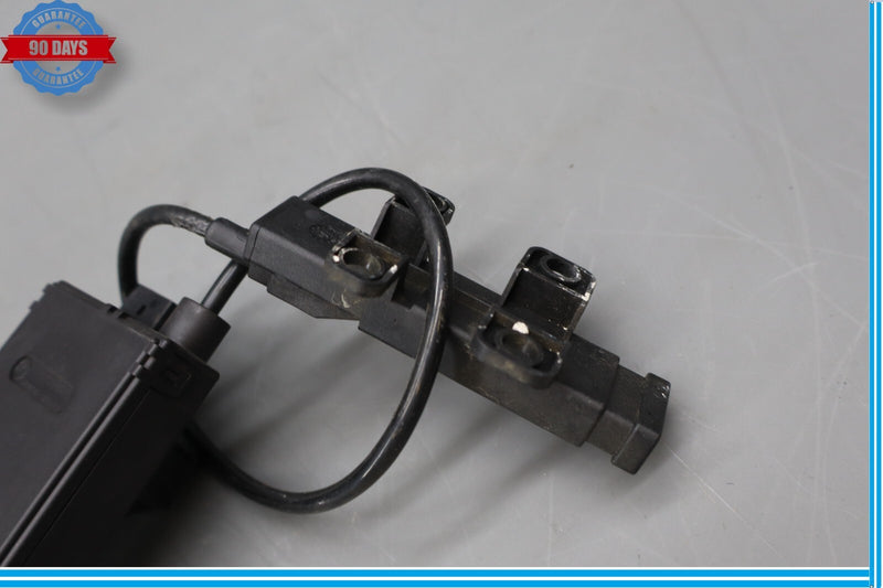 Load image into Gallery viewer, 03-06 Mercedes R230 SL500 SL55 AMG Door Keyless Go Entry Antenna Module Oem