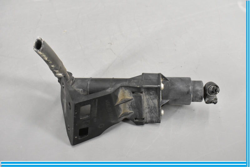 Load image into Gallery viewer, 07-12 Mercedes GL550 GL450 Front Left Side Headlight Washer Spray Nozzle Oem