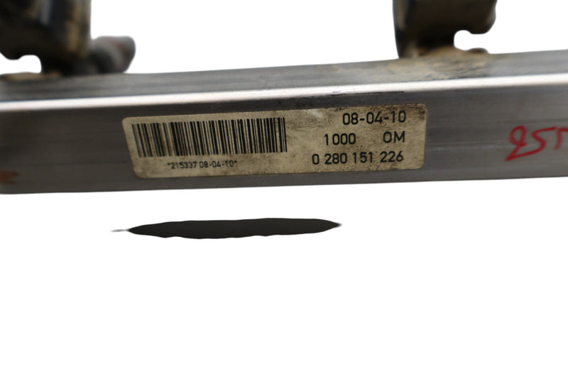 Load image into Gallery viewer, 03-19 Maserati Quattroporte M139 Left Side Fuel Injector Rail With Injector Oem