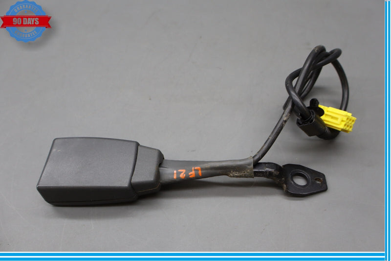 Load image into Gallery viewer, 03-06 Mercedes R230 SL500 SL55 AMG Front Left Driver Side Seat Belt Buckle Oem
