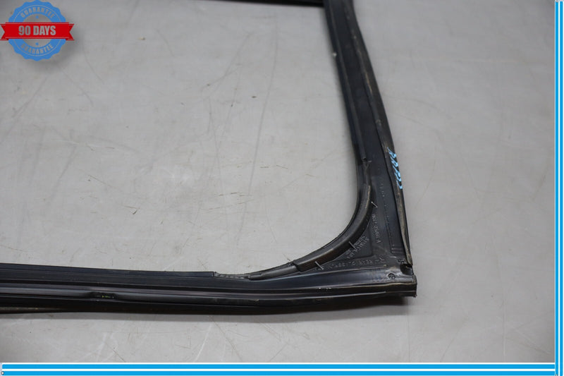 Load image into Gallery viewer, 14-17 Land Rover Range Sport Rear Right Side Door Window Rubber Impact Strip Oem