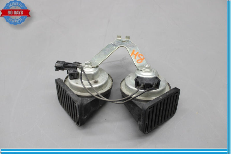 Load image into Gallery viewer, 09-15 Jaguar X250 XF High Low Note Tone Horns Set Black 0055306 Oem