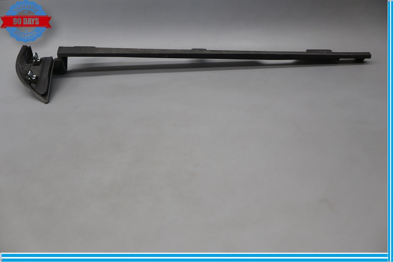 Load image into Gallery viewer, 07-17 GMC Acadia Demali Front Right Or Left Side Inner Corner Glass Cap Oem