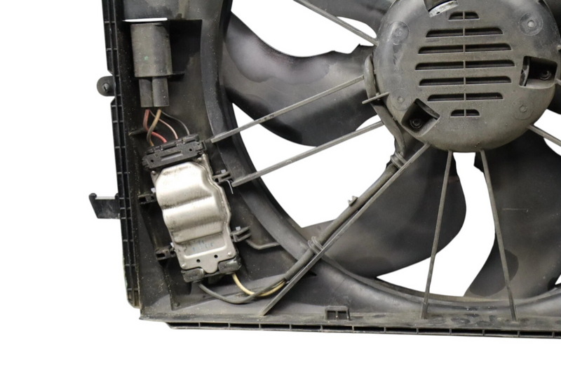 Load image into Gallery viewer, 06-16 Mercedes E350 C300 C350 Engine Radiator Cooling Fan Motor Assembly Oem