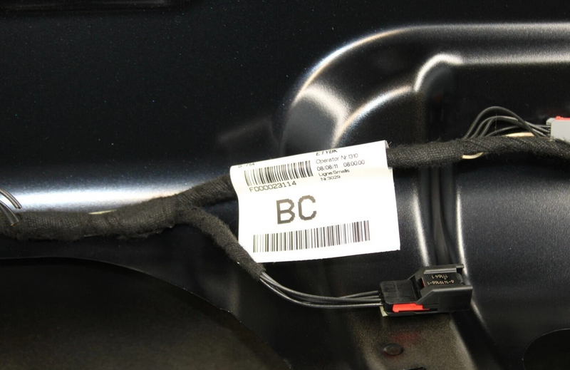 Load image into Gallery viewer, 12-15 Jaguar XF XFR X250 Rear Trunk Deck Lid Tail Light Gate Spoiler Black Oem