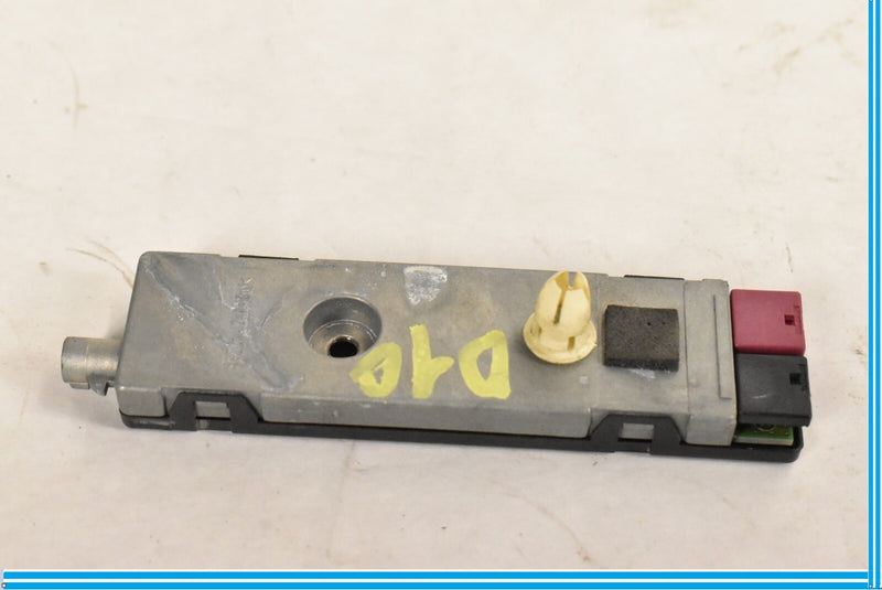 Load image into Gallery viewer, 2009 Mercedes W204 C250 C300 Rear Left Driver Antenna Amplifier Booster OEM