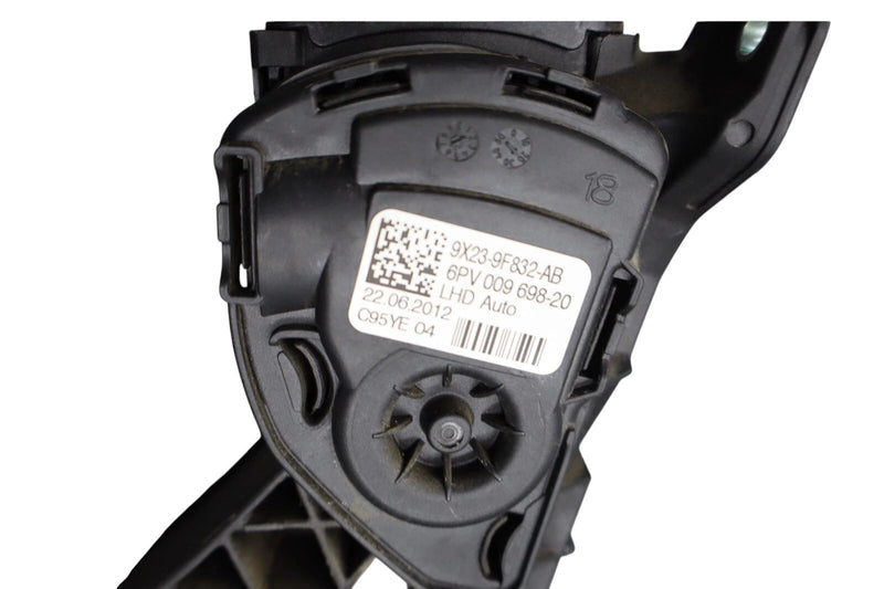 Load image into Gallery viewer, 10-15 Jaguar XF XFR Gas Air Engine Accelerator Pedal w/ Pad 9X239F832AB Oem