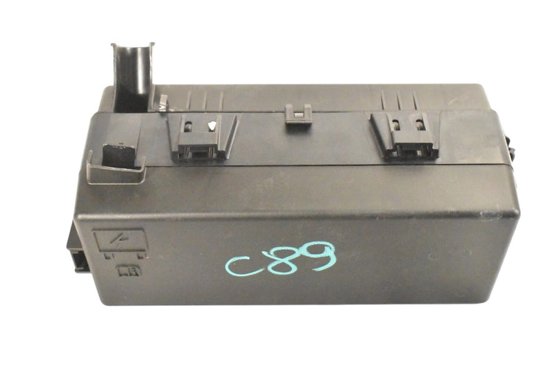 Load image into Gallery viewer, 14-17 Maserati Ghibli Power Distribution Fuse Relay Junction Box 670008649 Oem