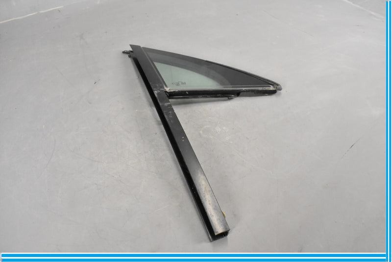 Load image into Gallery viewer, 11-18 Volkswagen VW Touareg Front Right Passenger Door Vent Window Glass Oem