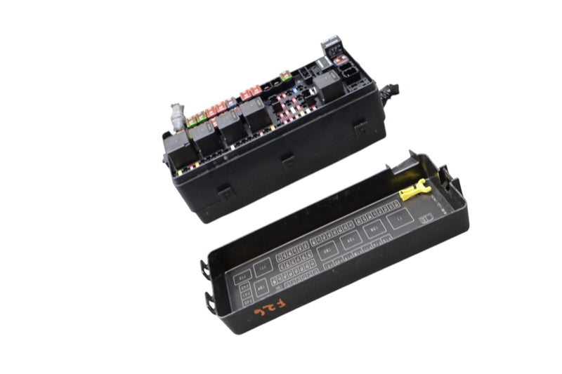Load image into Gallery viewer, 14-17 Maserati Ghibli S Rear Fuse Relay Box W/ Cover 670030497 OEM