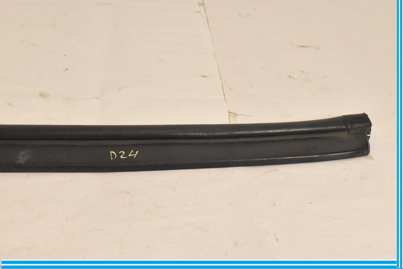 Load image into Gallery viewer, 09-15 BMW 750Li 750i F01 F02 Front Lower Door Weather strip Seal Black Oem