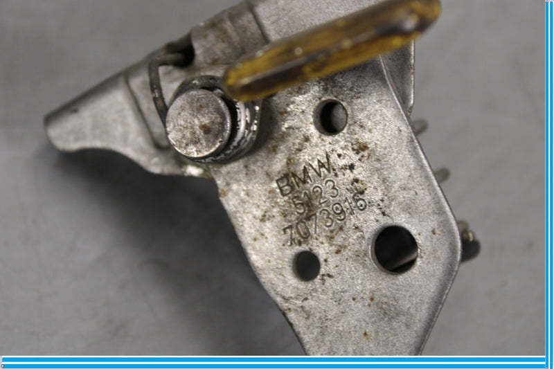 Load image into Gallery viewer, 07-13 BMW 335i 328i Hood Bonnet Lock Latch Striker Oem
