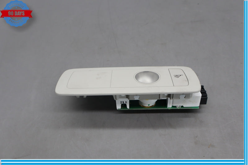 Load image into Gallery viewer, 11-14 Volkswagen VW Touareg Rear Right Passenger Side Interior Dome Light Oem