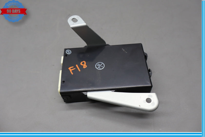 Load image into Gallery viewer, 07-12 Lexus LS460 LS460L Seat Belt Seatbelt Control Module 89815-50020 Oem