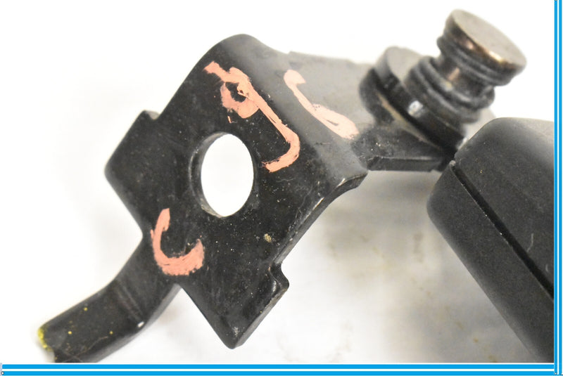 Load image into Gallery viewer, BMW E70 E71 X5 X6 REAR LEFT/RIGHT LOWER SEAT BELT BUCKLE RECEIVER LATCH OEM