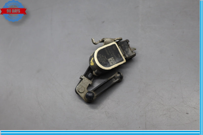 Load image into Gallery viewer, 11-16 BMW 535i GT xDrive Front Left Or Right Side Height Level Sensor Oem