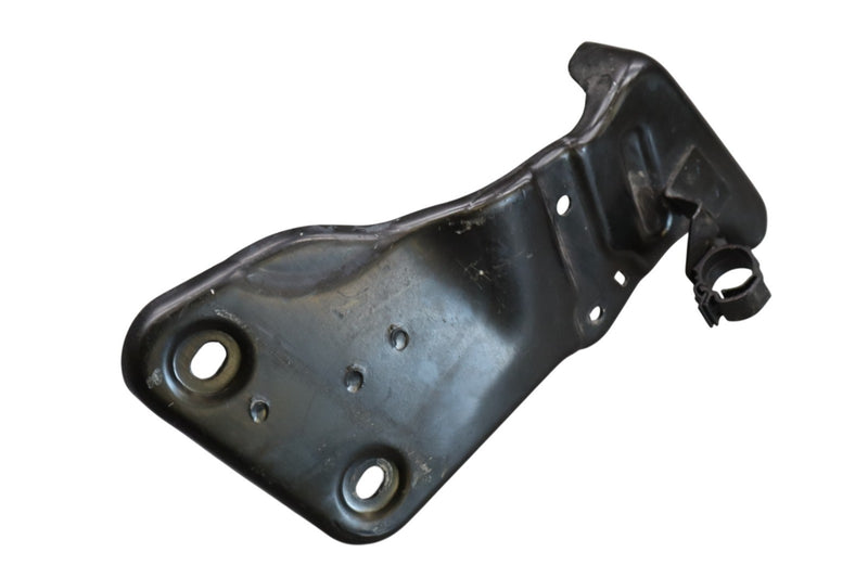 Load image into Gallery viewer, 14-17 Maserati Ghibli S Front Right Passenger Side Subframe Support Bracket Oem