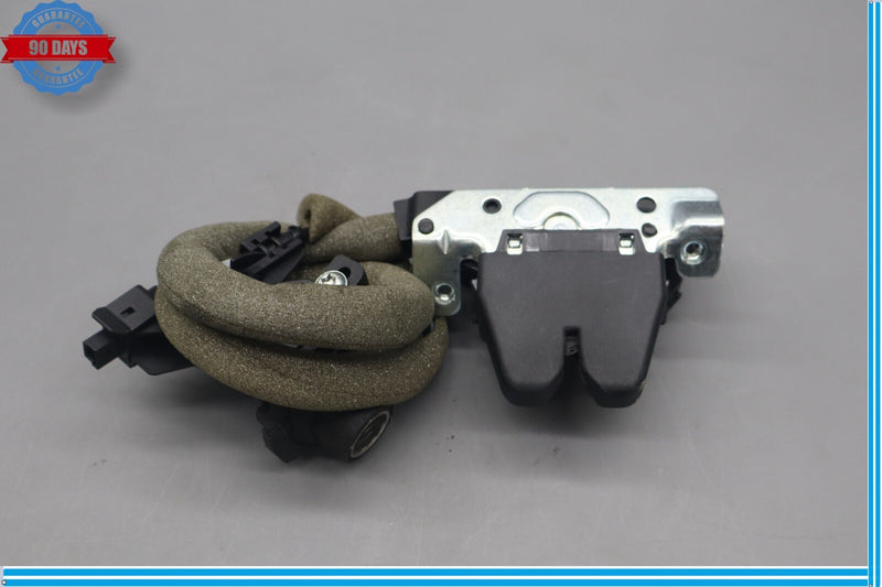 Load image into Gallery viewer, 08-17 Mercedes C300 C350 Trunk Lid Latch Lock Actuator 2047500185 Oem