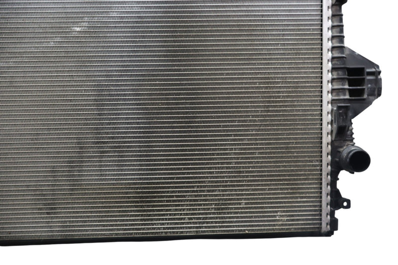 Load image into Gallery viewer, 11-17 Volkswagen Touareg Engine Water Cooling Radiator Assembly 7P0121253 Oem