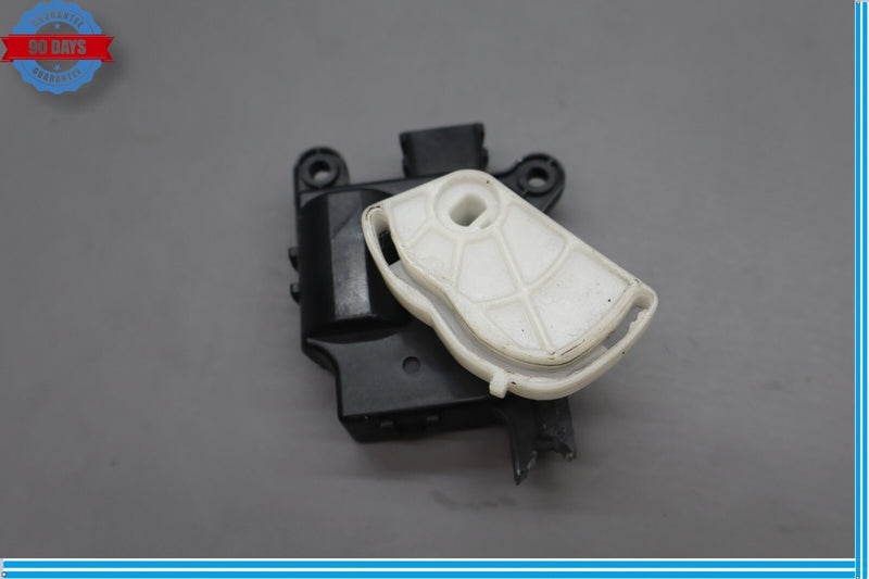 Load image into Gallery viewer, 09-14 Hyundai Equus Genesis AC Heater Blend Door Actuator Motor D267GG6AB Oem