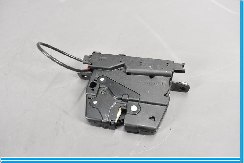 Load image into Gallery viewer, 12-18 BMW 320i 328i F30 Rear left Driver Side Trunk Deck Lid Latch Catch Oem