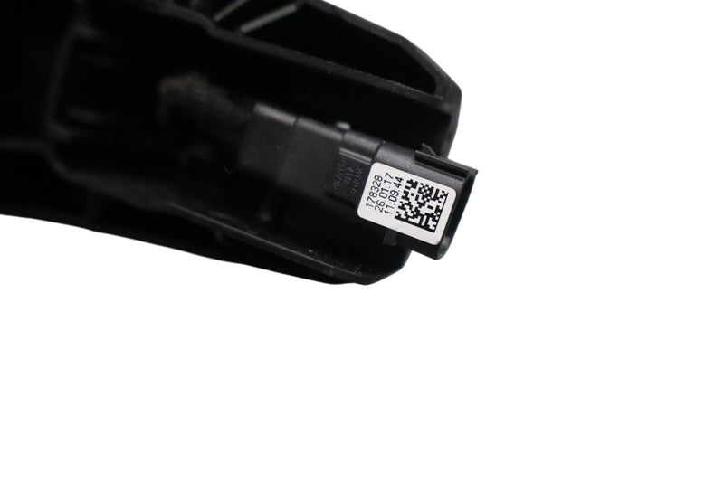 Load image into Gallery viewer, 17-25 Alfa Romeo Giulia 952 Front Right Passenger Exterior Door Handle Oem