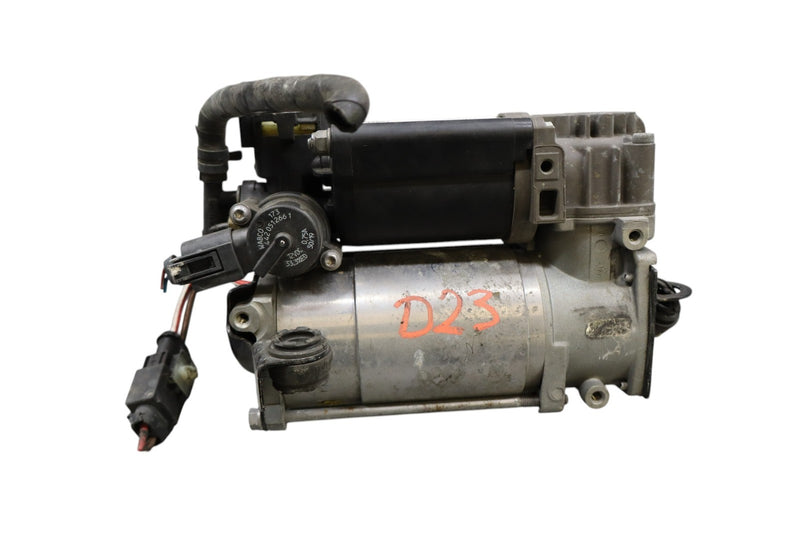 Load image into Gallery viewer, 06-11 Mercedes CLS550 CLS55 AMG W219 Airmatic Air Suspension Compressor Pump Oem