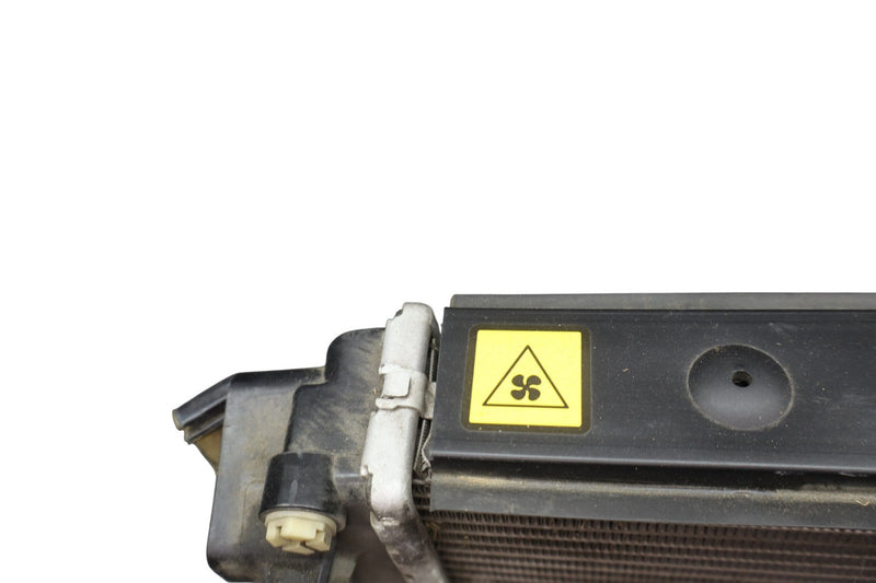 Load image into Gallery viewer, 14-22 Maserati Ghibli 3.0L Front Engine Cooling Radiator Assembly 670038340 Oem