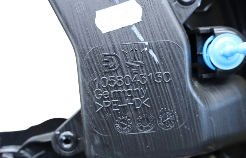 Load image into Gallery viewer, 14-22 Maserati Ghibli M157 Front Right Side Interior Door Panel 105804313C Oem